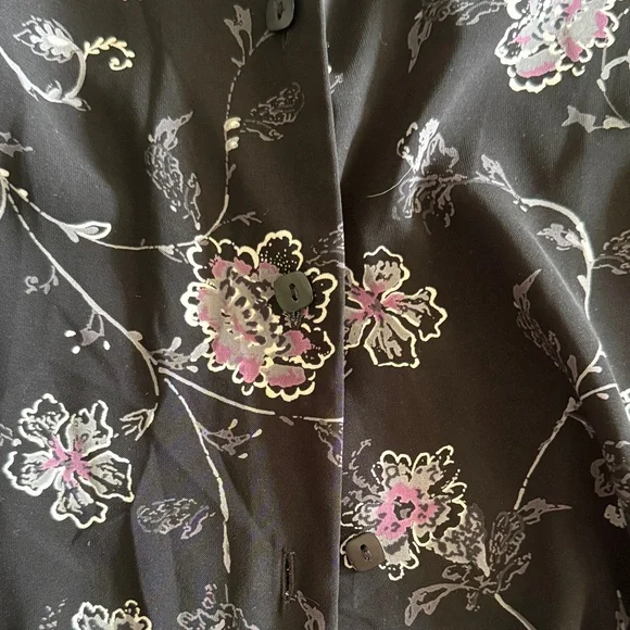 Laura Scott Black Button-Up Shirt with Lavender Floral Print - Picture 7 of 8